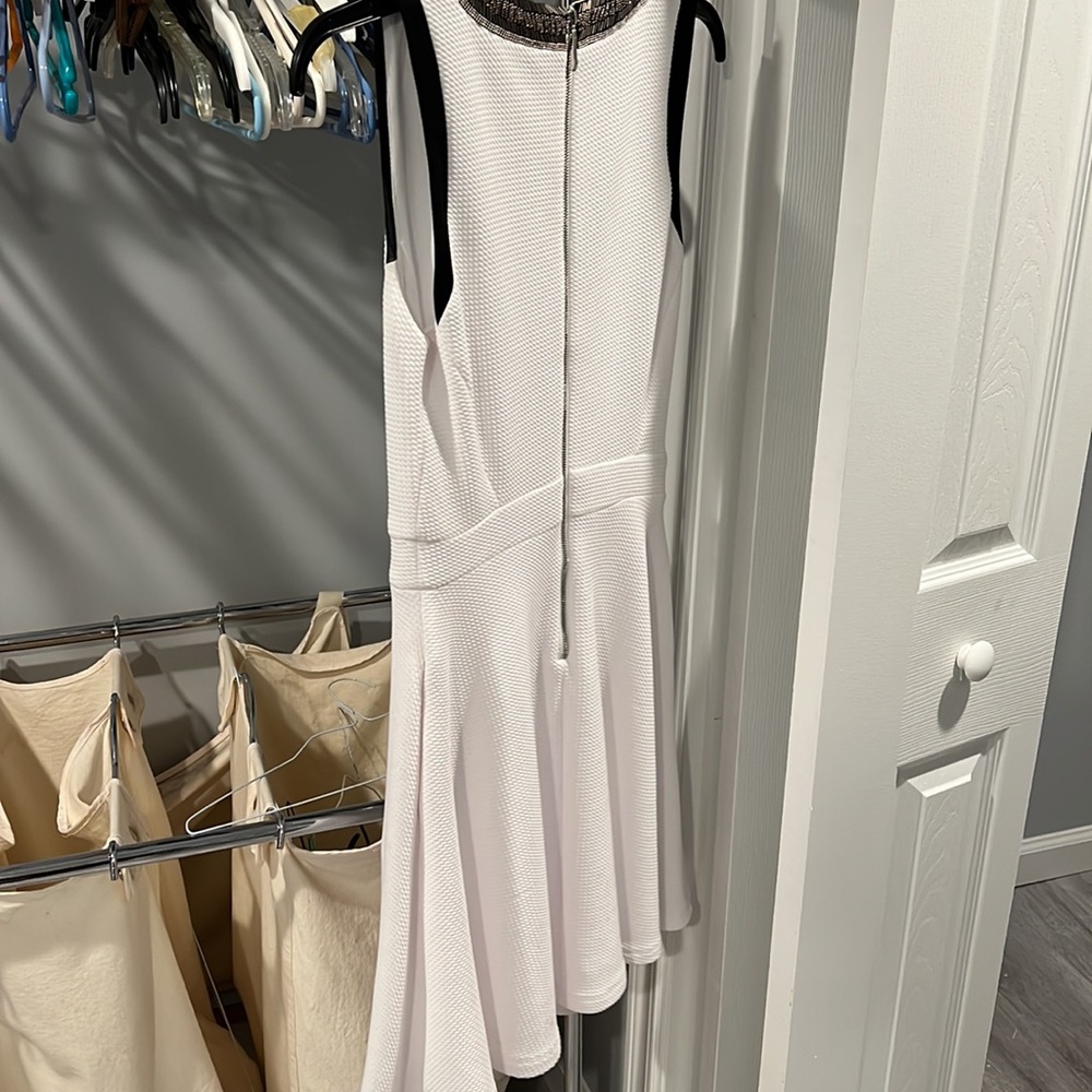 Beautiful white dress worn once great condition - Picture 3 of 4